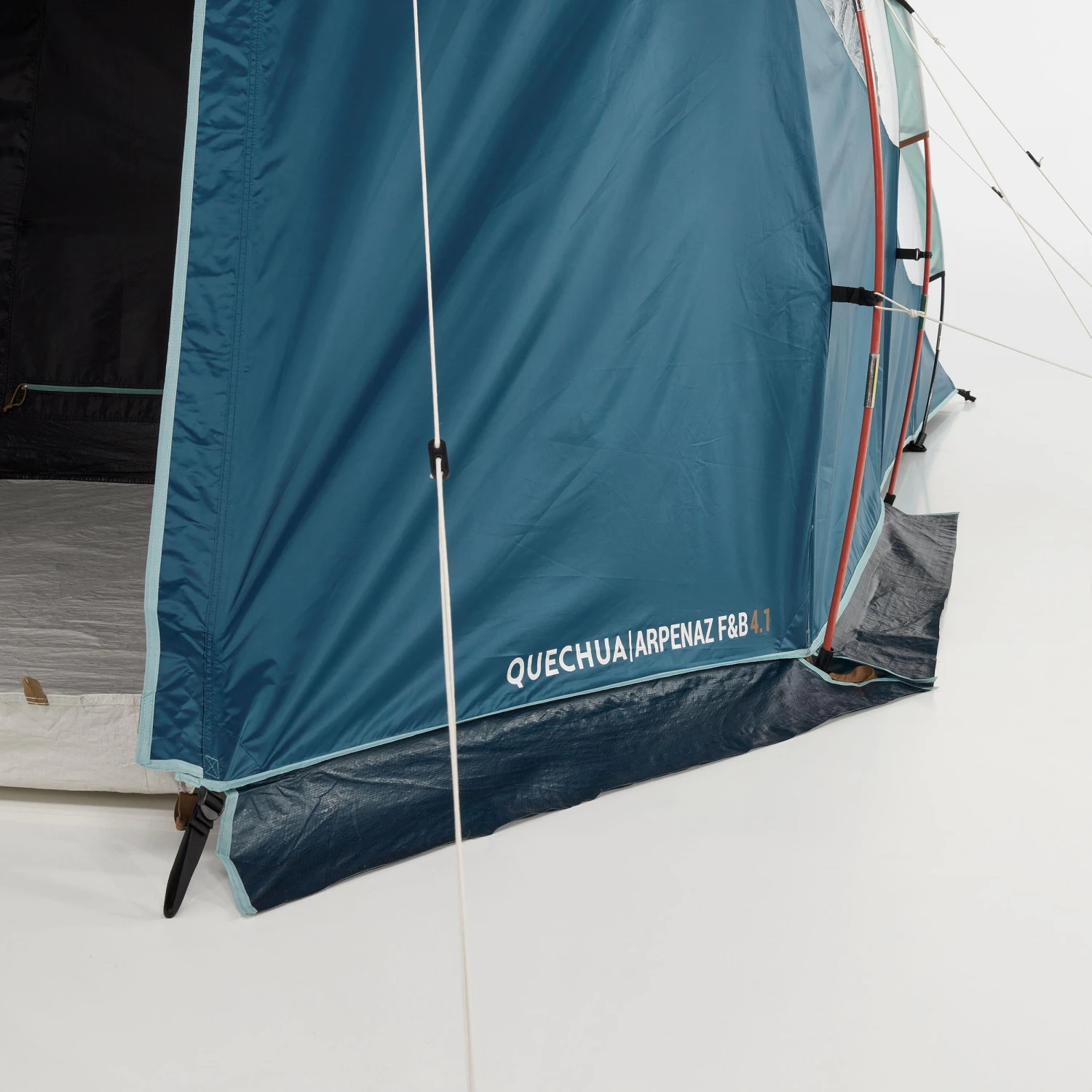Quechua 4 Man Blackout Tent With Poles - Image 14